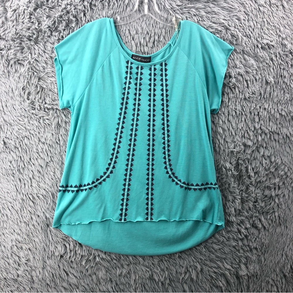 Almost Famous Top Womens Xl Open Sleeve Blue Embroidered Stripe Shirt